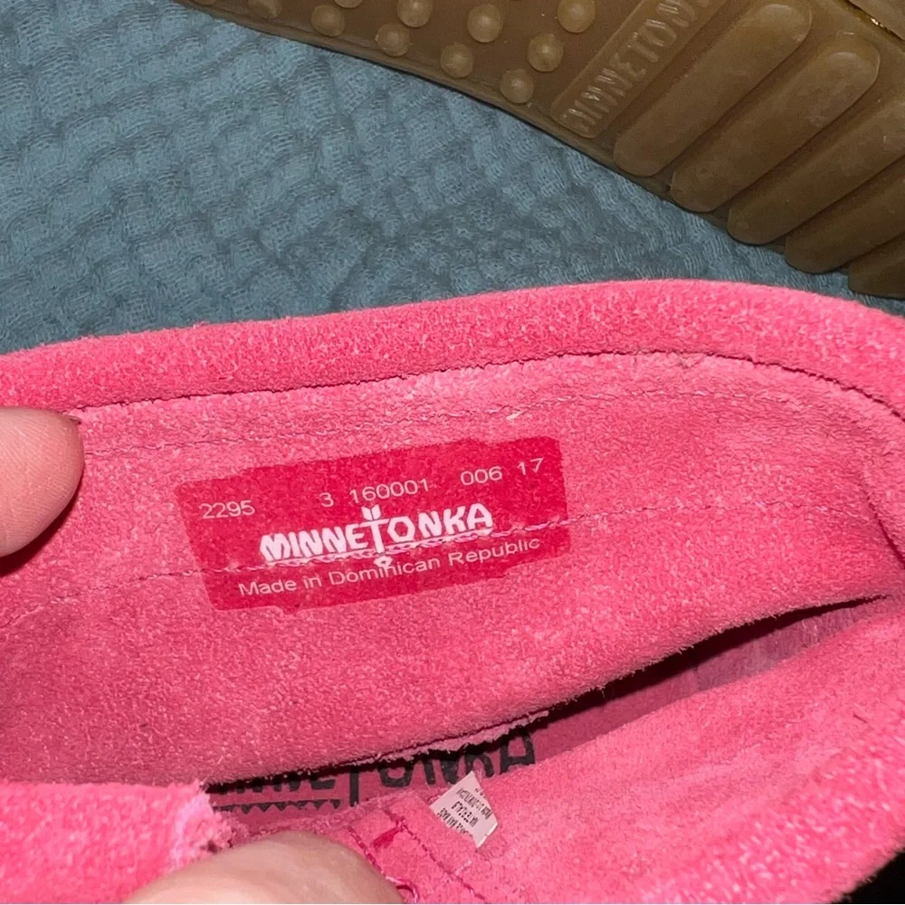 NWOT Hot Pink Minnetonka Moccasins